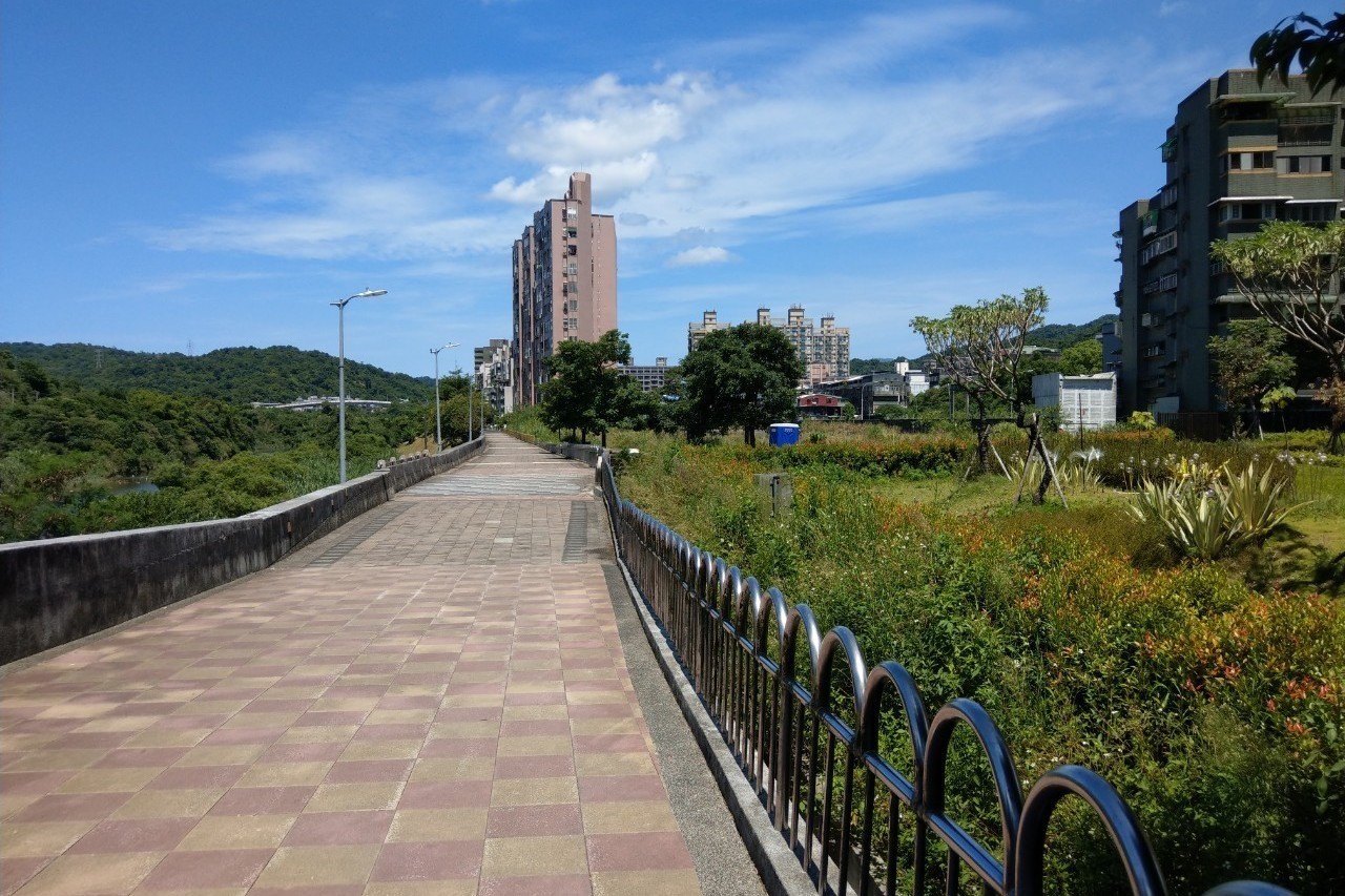 碇內河堤