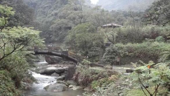 暖東峽谷場景照片