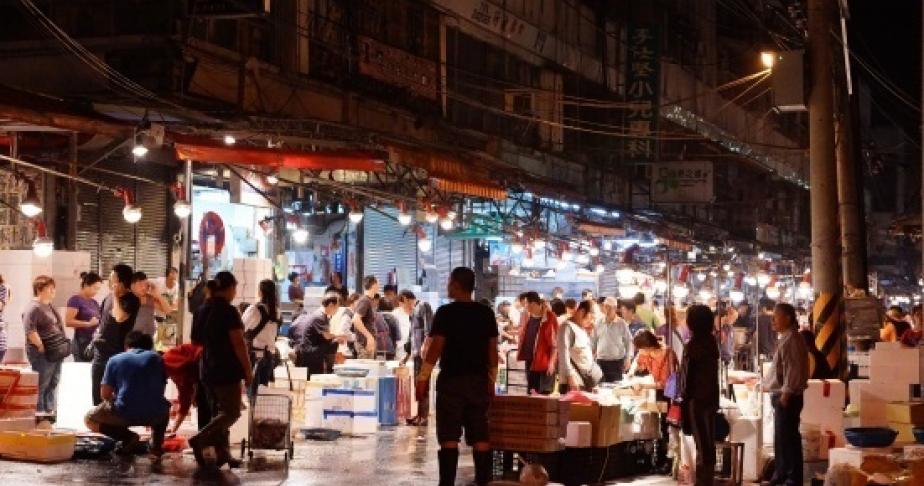 崁仔頂商圈場景照片